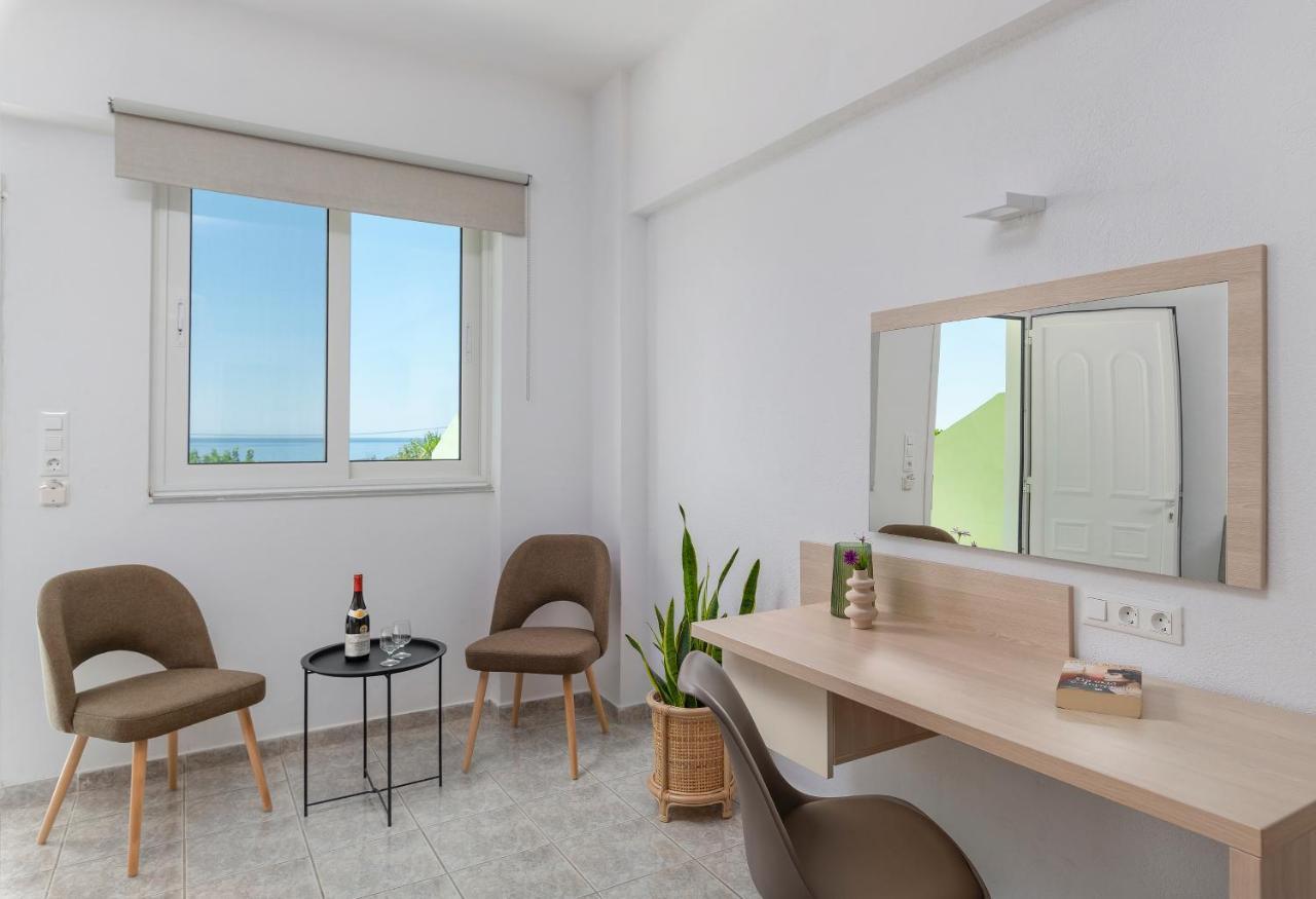 V&C Paradise Apartments Rodakino Exterior photo
