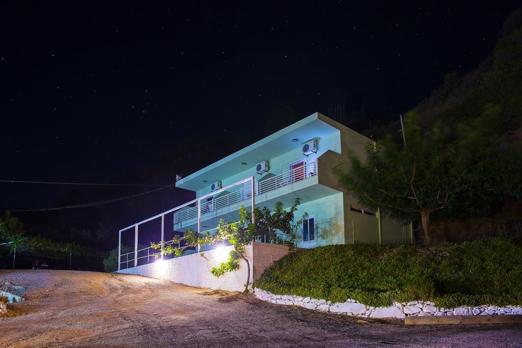 V&C Paradise Apartments Rodakino Exterior photo